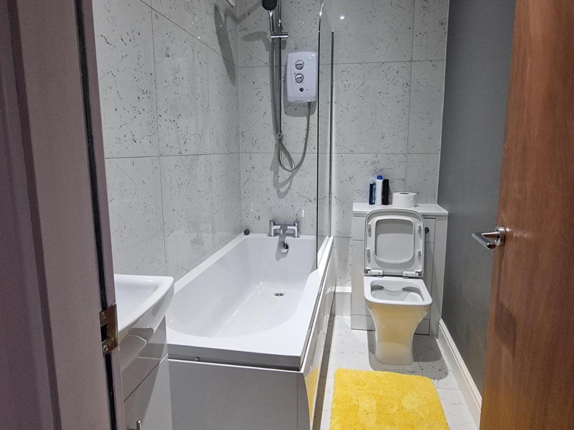 Apartment Impeccable 3-bed In Bradford To Explore