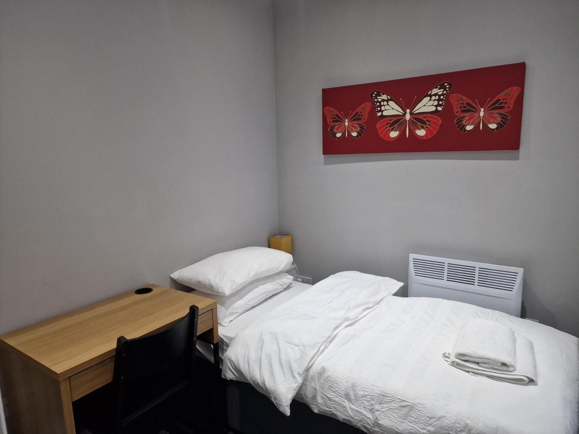 Apartment Impeccable 3-bed In Bradford To Explore