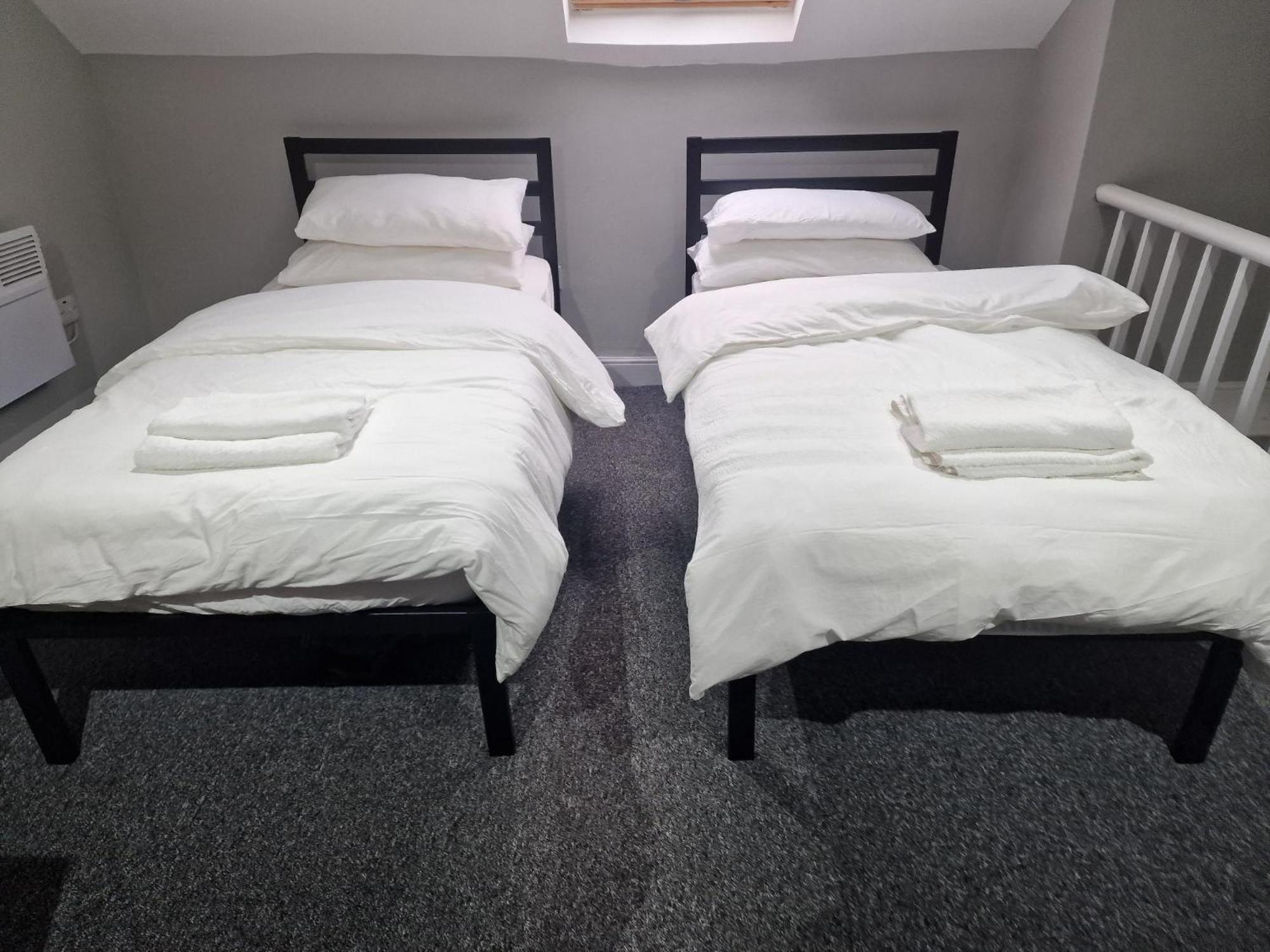Impeccable 3-bed In Bradford To Explore Bradford (West Yorkshire)