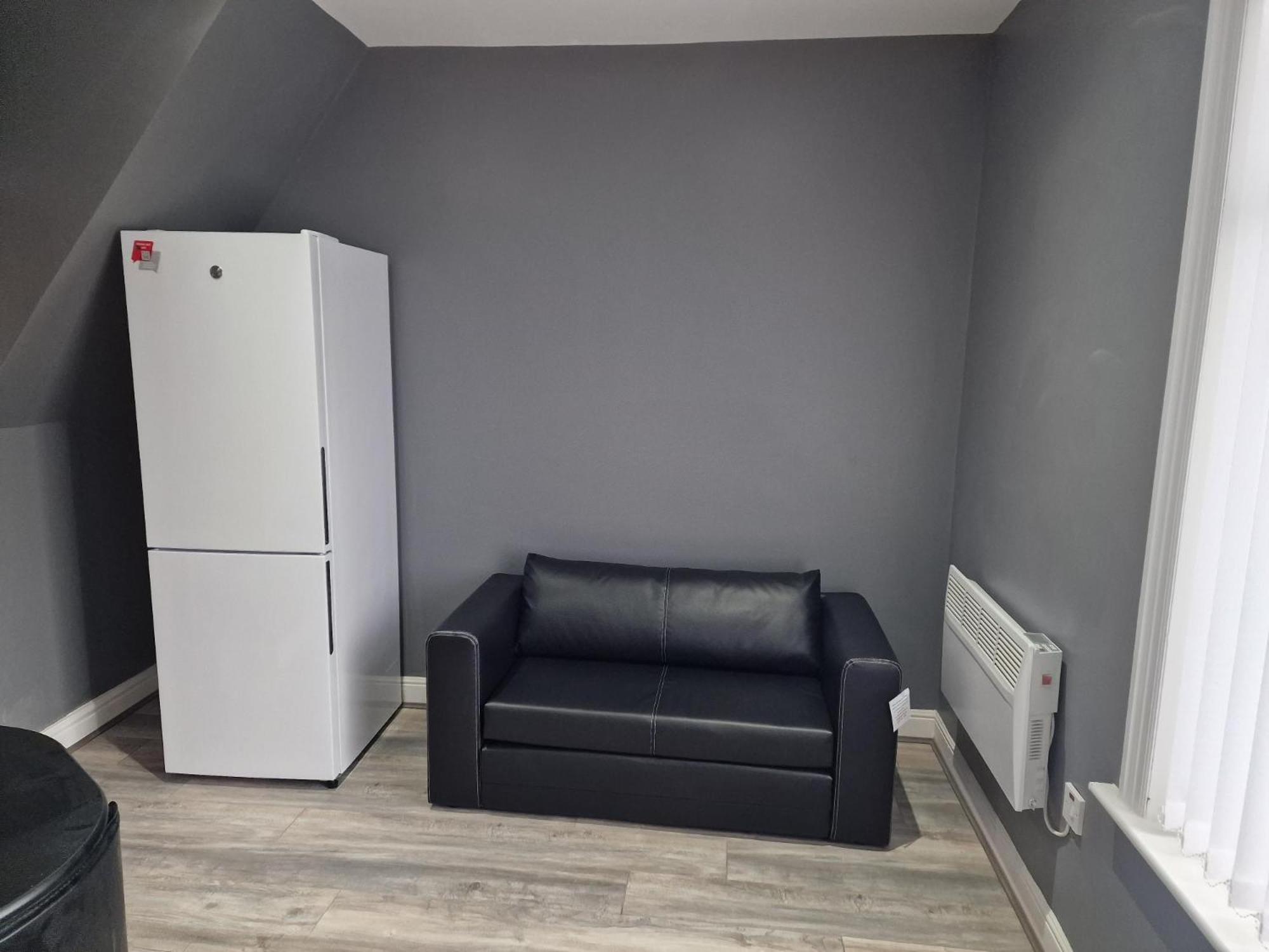 Impeccable 3-bed In Bradford To Explore *